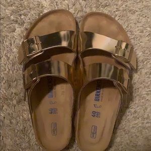 Metallic rose gold Birkenstock’s